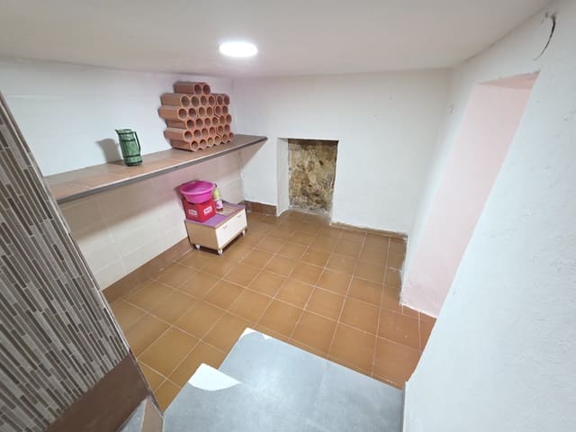 3 slaapkamer Huis te koop in Martos - € 39.900 (Ref: 10091289)