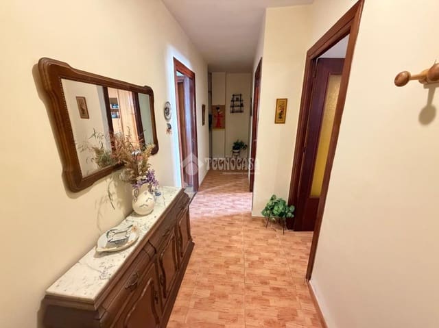 3 sovrum Lägenhet till salu i Martos - 72 000 € (Ref: 10156960)