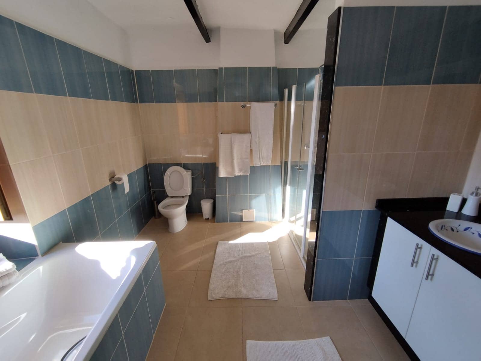 5 soveværelse Finca/Landehus til salg i Martos med swimmingpool - € 289.000 (Ref: 9012995)