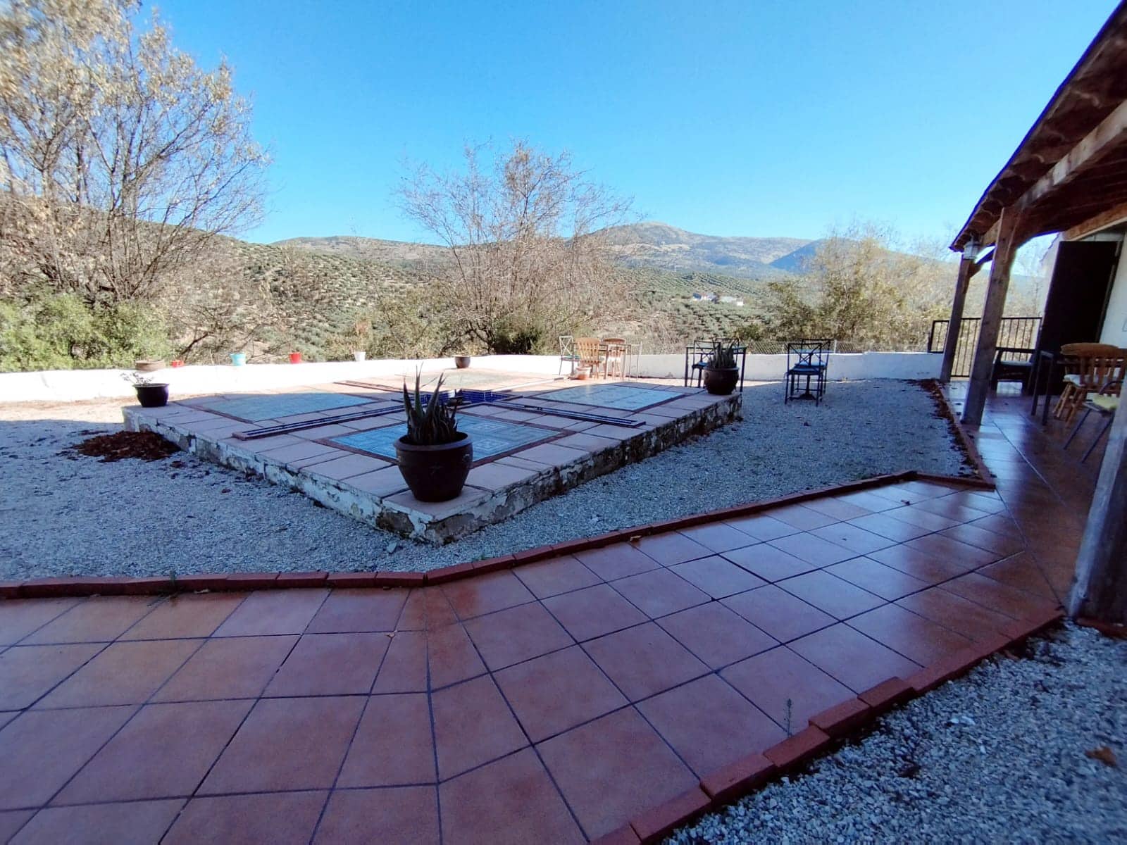 5 soveværelse Finca/Landehus til salg i Martos med swimmingpool - € 289.000 (Ref: 9012995)