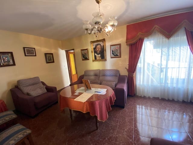 Hus til salgs i Martos med garasje - € 119 000 (Ref: 9030382)