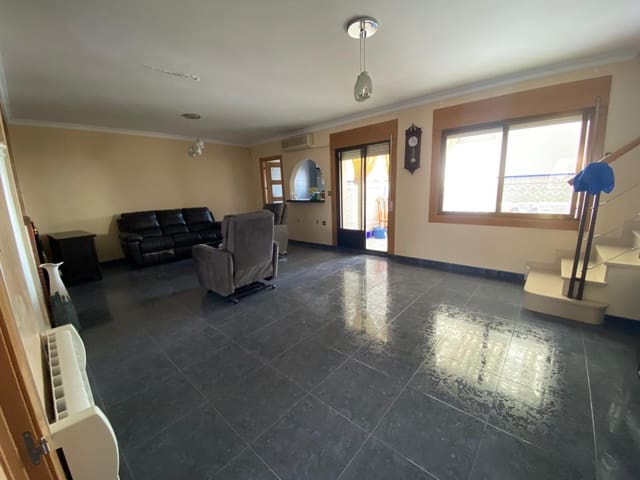 6 bedroom Townhouse for sale in Alcaudete - € 119,900 (Ref: 9030593)