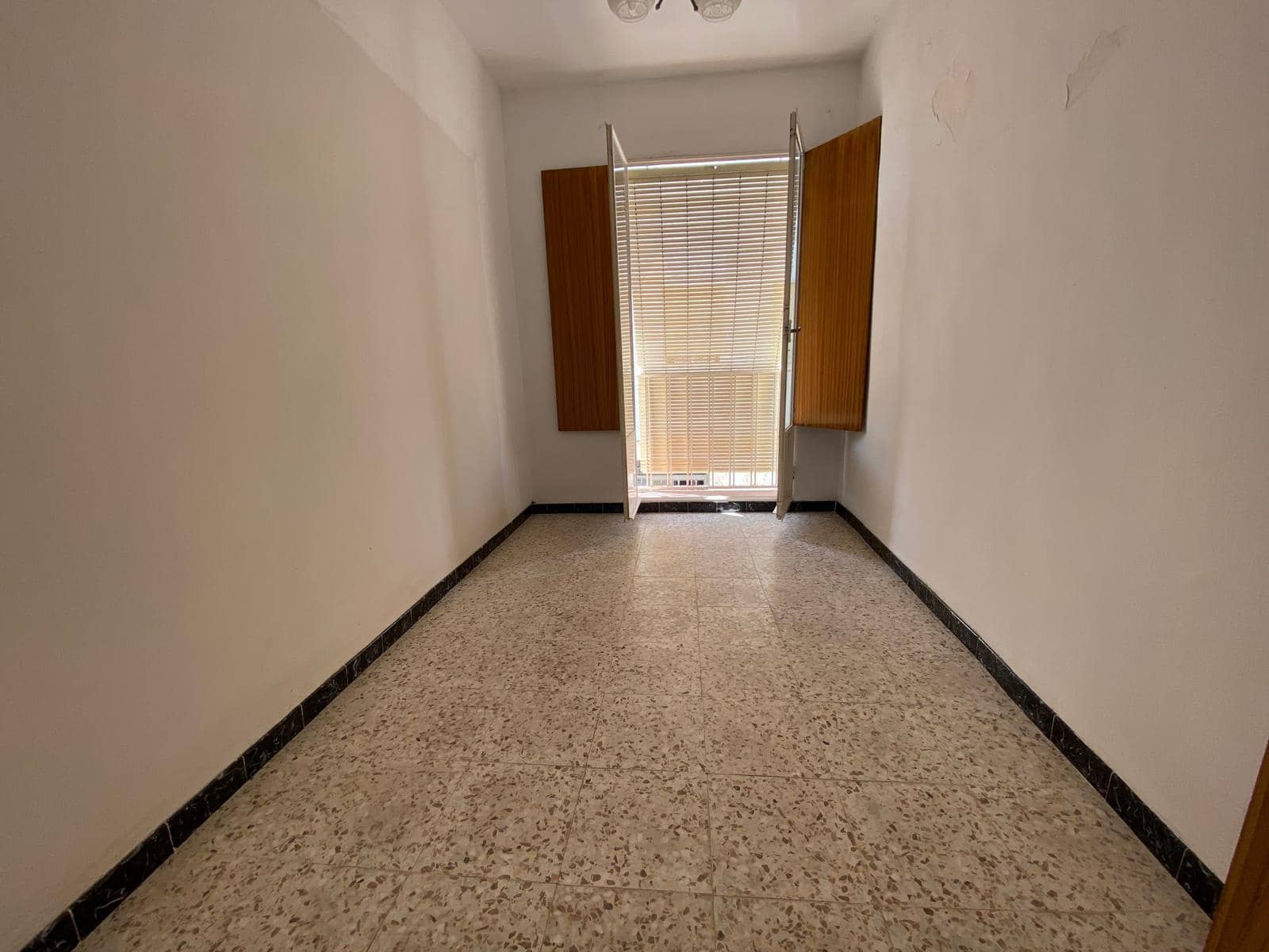 5 bedroom Townhouse for sale in Torredonjimeno - € 65,000 (Ref: 9181498)