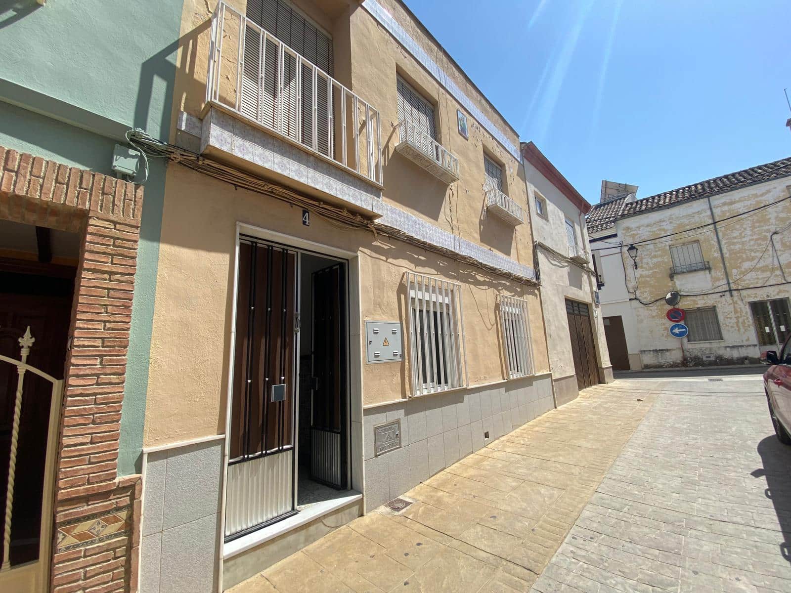 5 bedroom Townhouse for sale in Torredonjimeno - € 65,000 (Ref: 9181498)