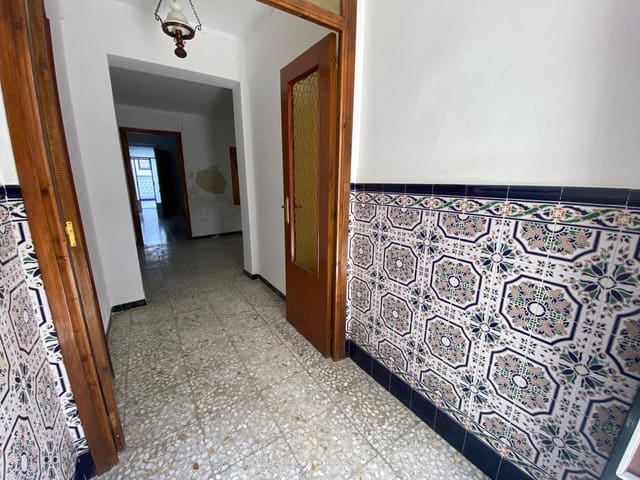 5 bedroom Townhouse for sale in Torredonjimeno - € 65,000 (Ref: 9181498)