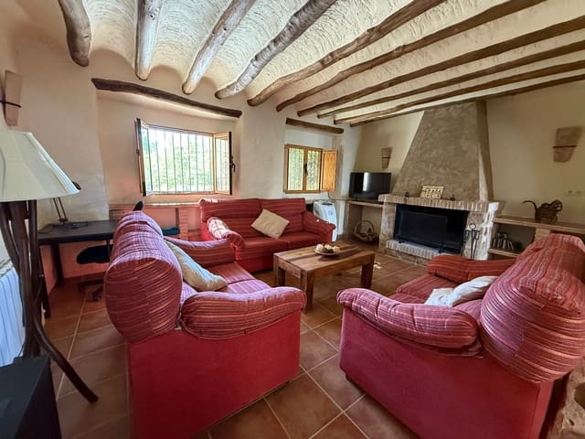 4 soverom Hus til salgs i La Carrasca, Martos med svømmebasseng - € 296 000 (Ref: 9294747)