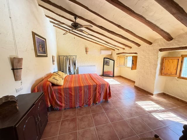 4 soverom Hus til salgs i La Carrasca, Martos med svømmebasseng - € 296 000 (Ref: 9294747)