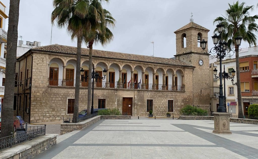 6 bedroom Townhouse for sale in Torredonjimeno with garage - € 79,900 (Ref: 9357589)