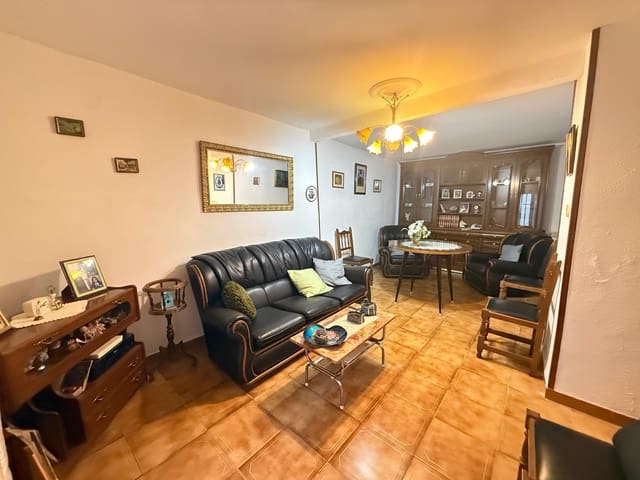 4 soverom Hus til salgs i Martos - € 49 900 (Ref: 9374648)