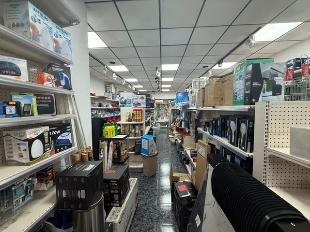 Local en Martos en venta - 99.900 € (Ref: 9381991)