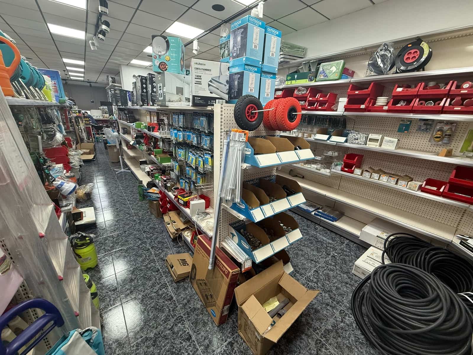 Shop for sale in Martos - € 99,900 (Ref: 9381991)