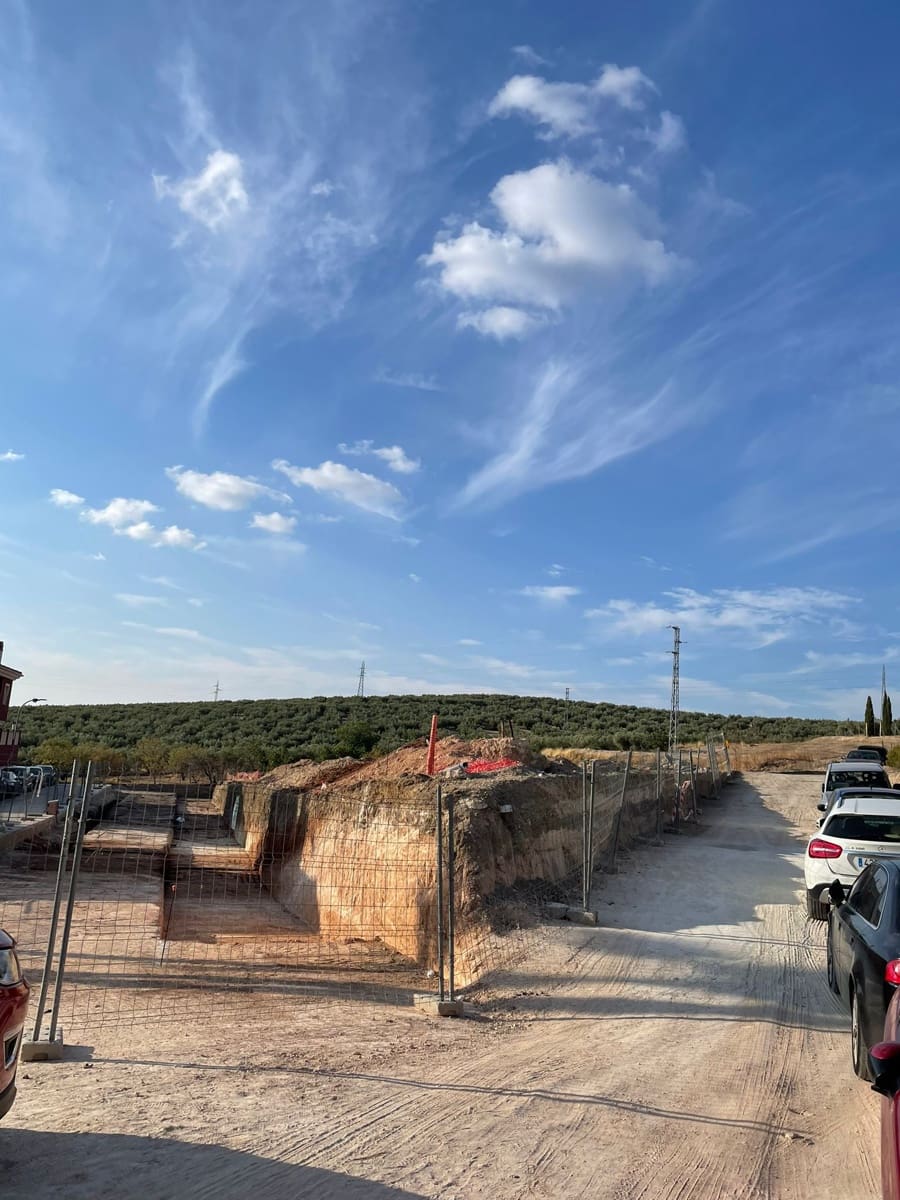 Grunde uden byggetilladelser til salg i Martos - € 499.900 (Ref: 9395490)