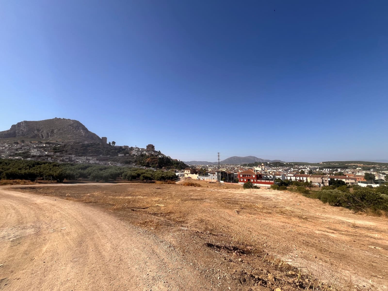 Grunde uden byggetilladelser til salg i Martos - € 499.900 (Ref: 9395490)