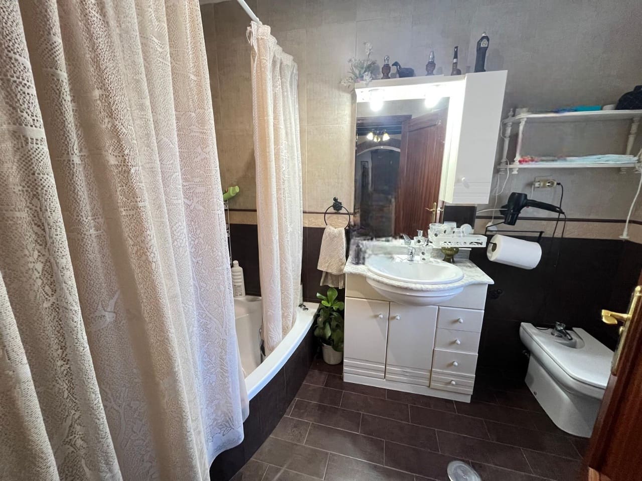 4 makuuhuone Omakotitalo myytävänä paikassa Martos mukana uima-altaan - 265 000 € (Ref: 9523538)