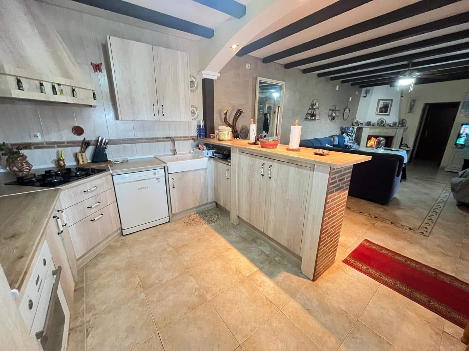 4 makuuhuone Omakotitalo myytävänä paikassa Martos mukana uima-altaan - 265 000 € (Ref: 9523538)