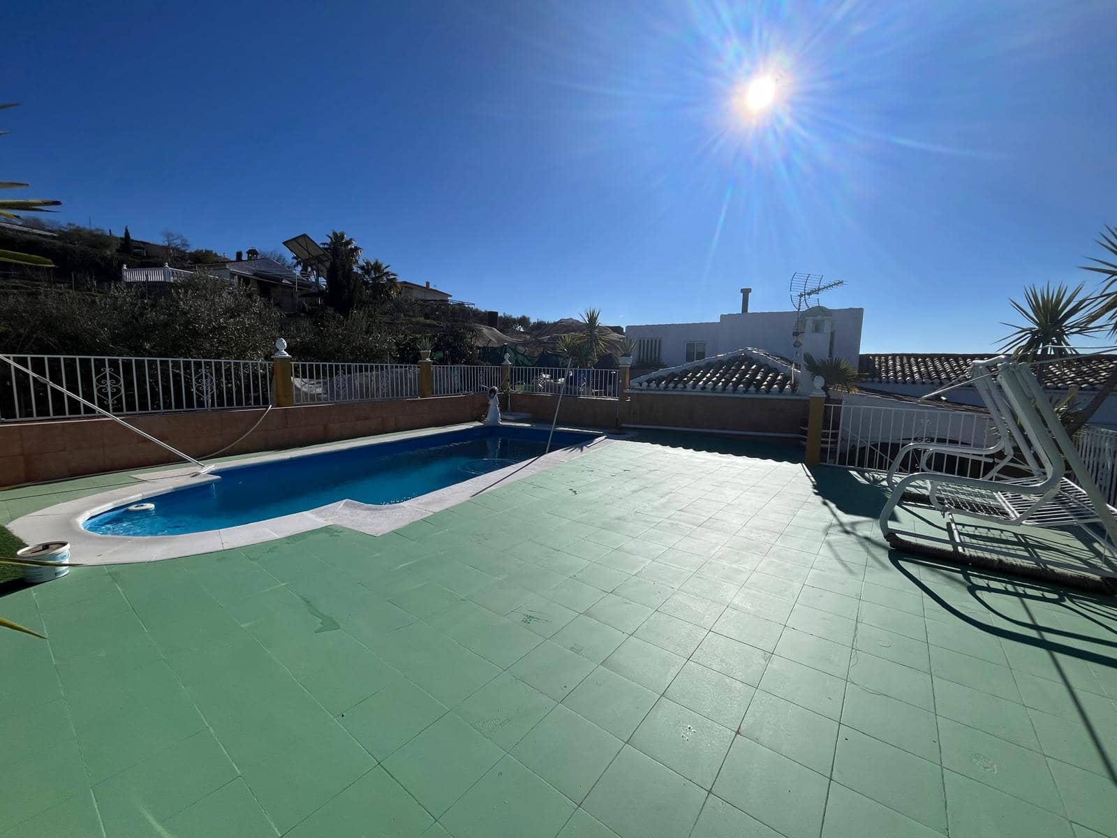 4 makuuhuone Omakotitalo myytävänä paikassa Martos mukana uima-altaan - 265 000 € (Ref: 9523538)