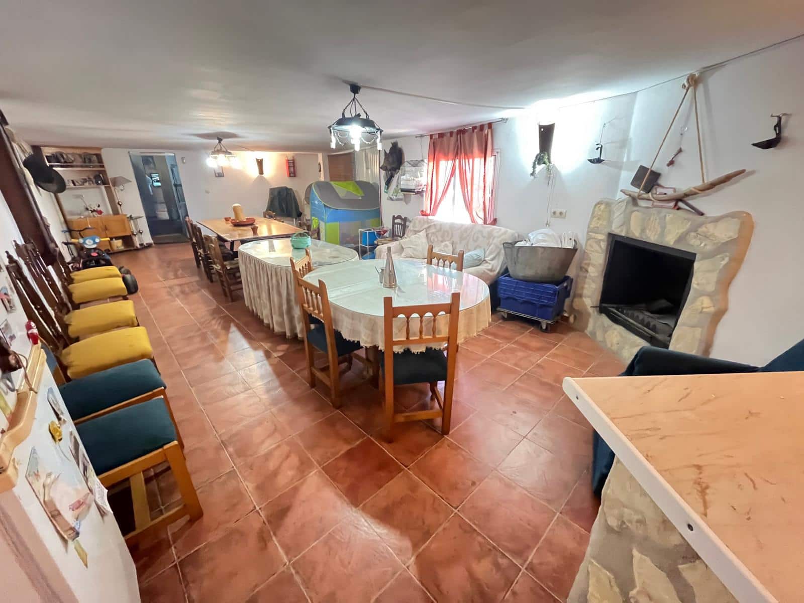 4 makuuhuone Omakotitalo myytävänä paikassa Martos mukana uima-altaan - 265 000 € (Ref: 9523538)