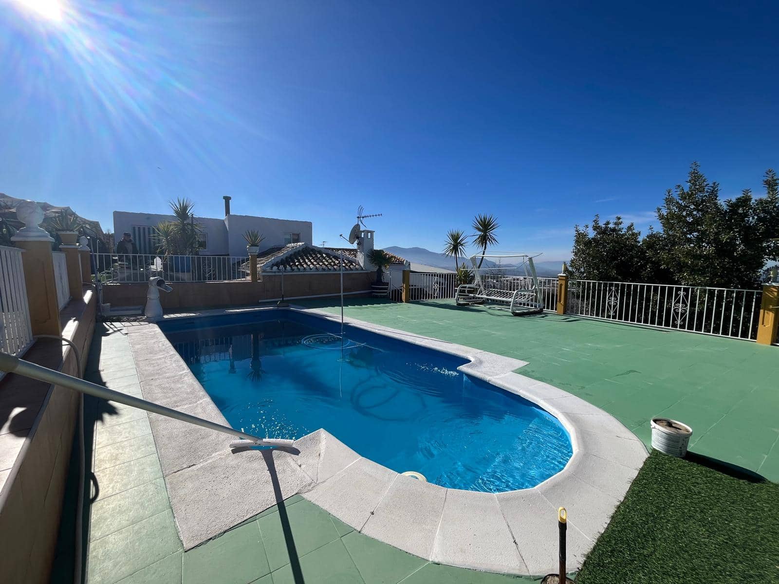 4 makuuhuone Omakotitalo myytävänä paikassa Martos mukana uima-altaan - 265 000 € (Ref: 9523538)