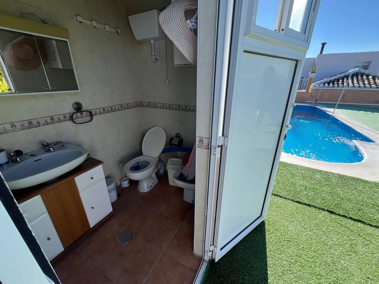 4 makuuhuone Omakotitalo myytävänä paikassa Martos mukana uima-altaan - 265 000 € (Ref: 9523538)