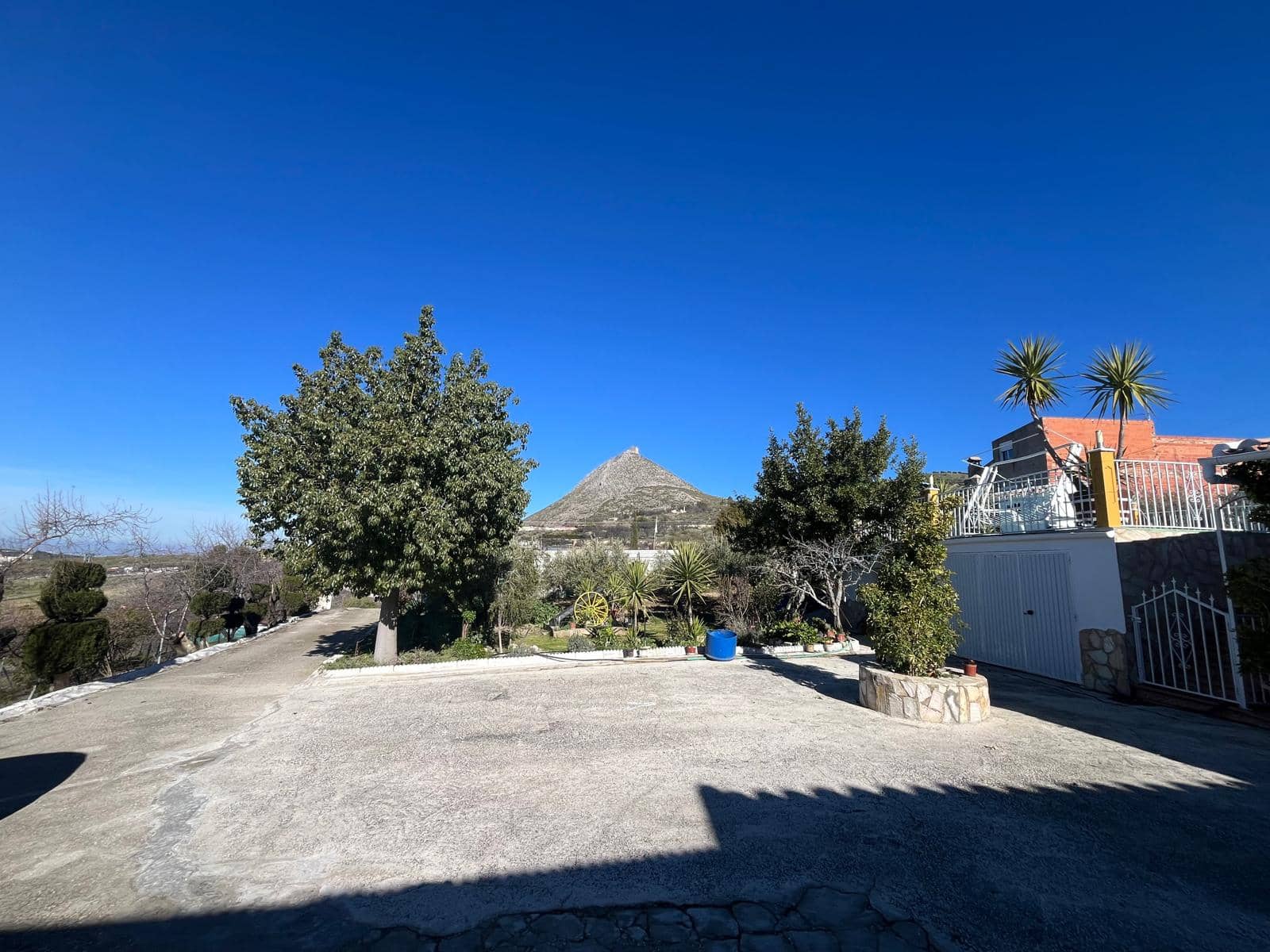 4 makuuhuone Omakotitalo myytävänä paikassa Martos mukana uima-altaan - 265 000 € (Ref: 9523538)