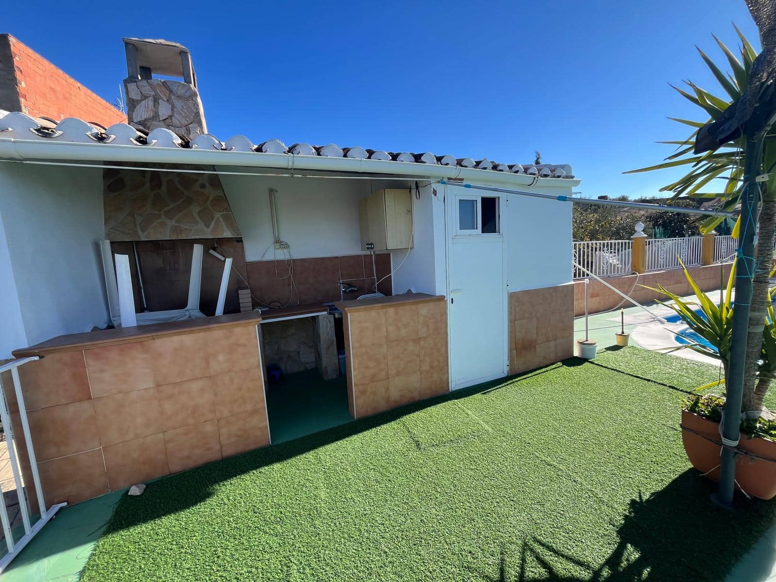 4 makuuhuone Omakotitalo myytävänä paikassa Martos mukana uima-altaan - 265 000 € (Ref: 9523538)