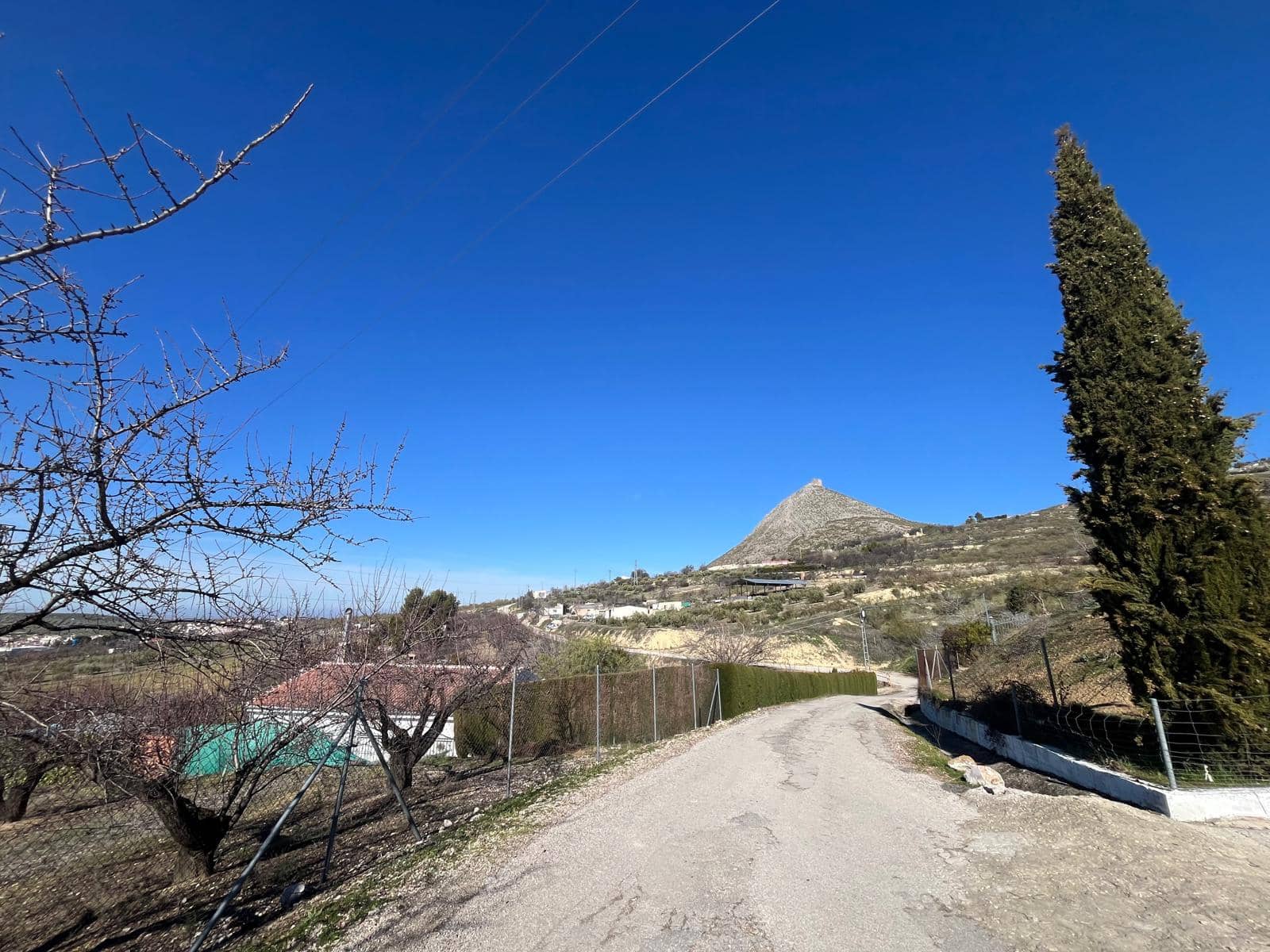 4 makuuhuone Omakotitalo myytävänä paikassa Martos mukana uima-altaan - 265 000 € (Ref: 9523538)