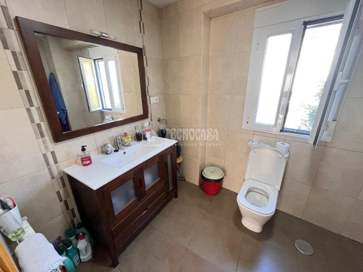 3 makuuhuone Omakotitalo myytävänä paikassa Fuensanta de Martos mukana 
autotalli - 122 900 € (Ref: 9530961)