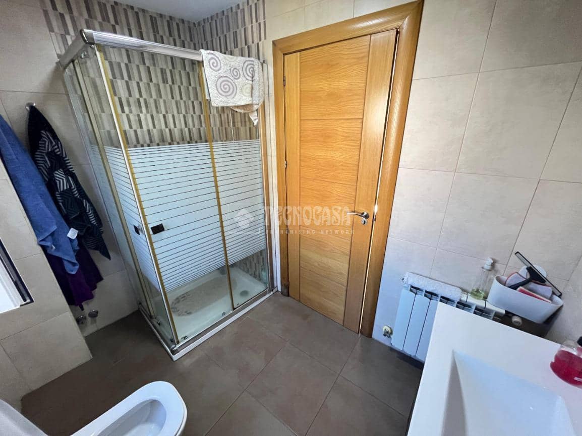 3 makuuhuone Omakotitalo myytävänä paikassa Fuensanta de Martos mukana 
autotalli - 122 900 € (Ref: 9530961)