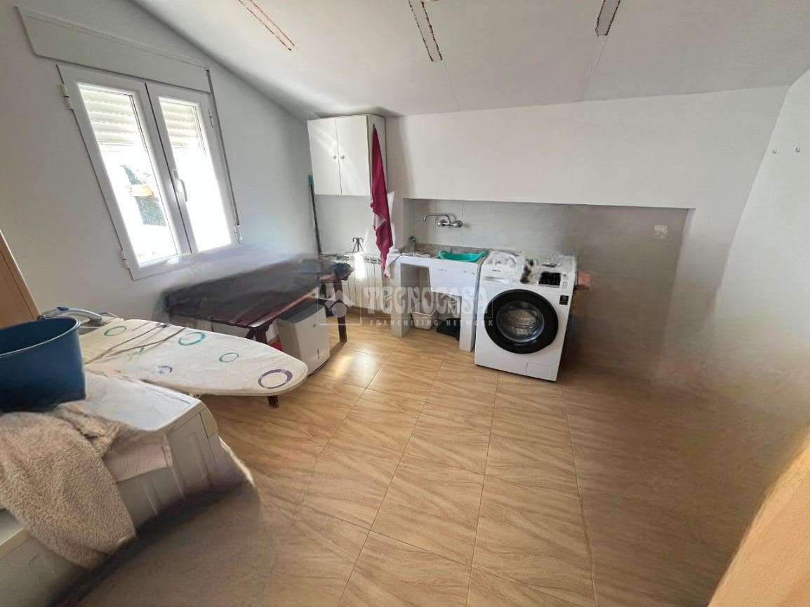 3 makuuhuone Omakotitalo myytävänä paikassa Fuensanta de Martos mukana 
autotalli - 122 900 € (Ref: 9530961)