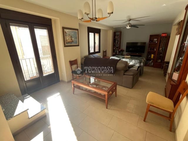 3 makuuhuone Omakotitalo myytävänä paikassa Fuensanta de Martos mukana 
autotalli - 122 900 € (Ref: 9530961)