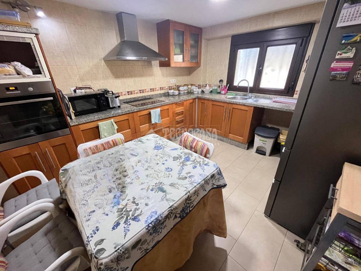 3 makuuhuone Omakotitalo myytävänä paikassa Fuensanta de Martos mukana 
autotalli - 122 900 € (Ref: 9530961)