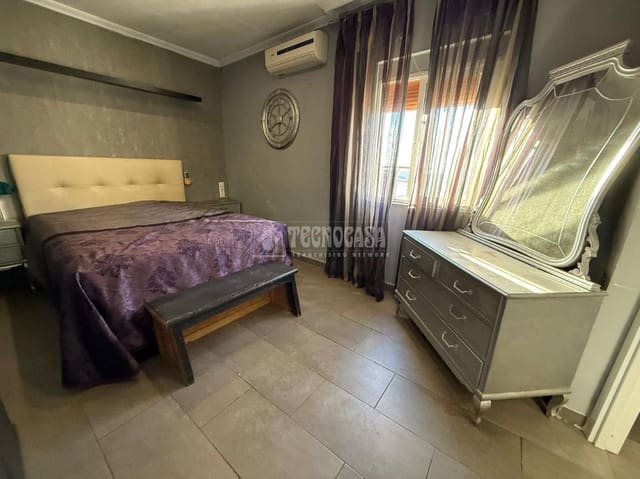 2 quarto Casa em Banda para venda em Martos com piscina garagem - 71 900 € (Ref: 9530965)