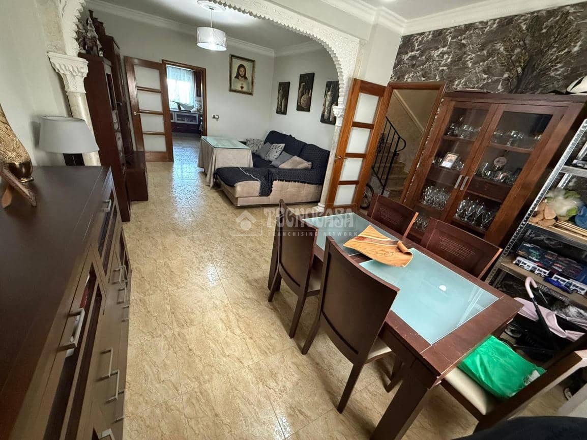 3 makuuhuone Omakotitalo myytävänä paikassa Martos - 79 900 € (Ref: 9530966)