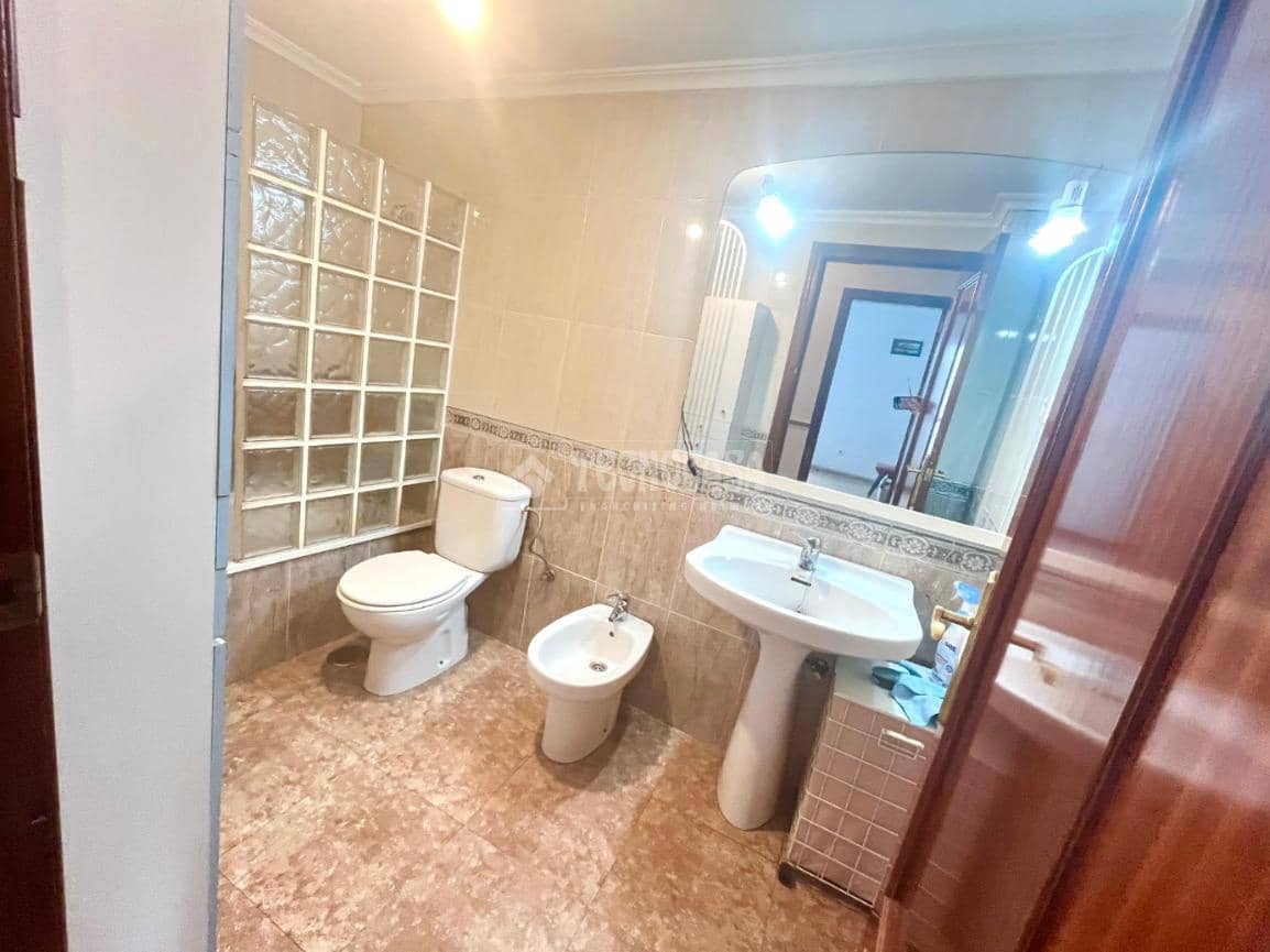 3 bedroom Flat for sale in Martos with garage - € 66,000 (Ref: 9534528)