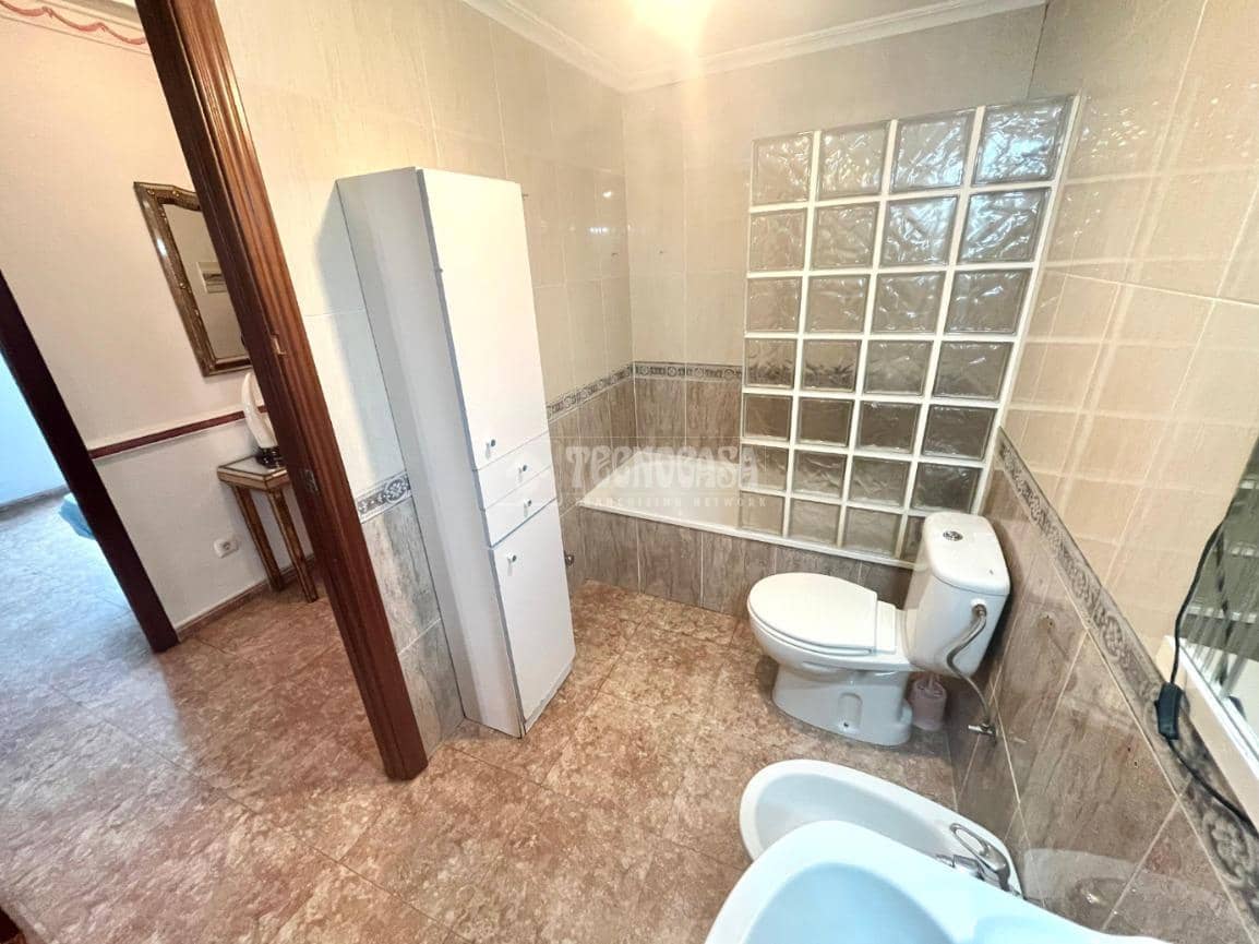 3 bedroom Flat for sale in Martos with garage - € 66,000 (Ref: 9534528)