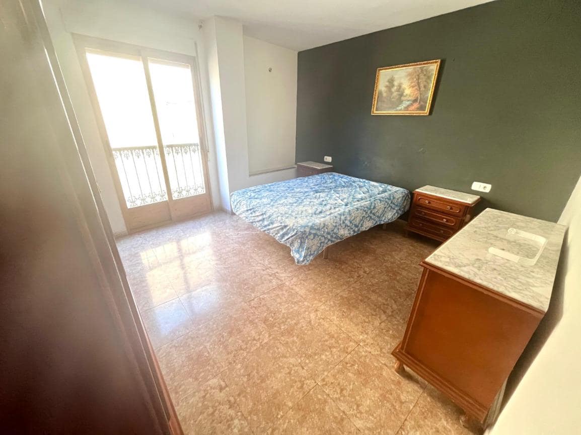 3 bedroom Flat for sale in Martos with garage - € 66,000 (Ref: 9534528)