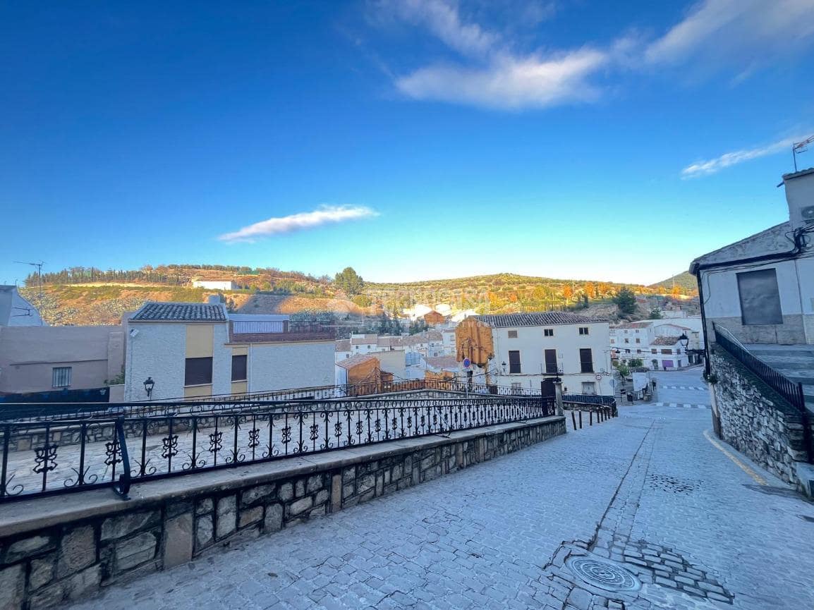 3 bedroom Flat for sale in Martos with garage - € 66,000 (Ref: 9534528)