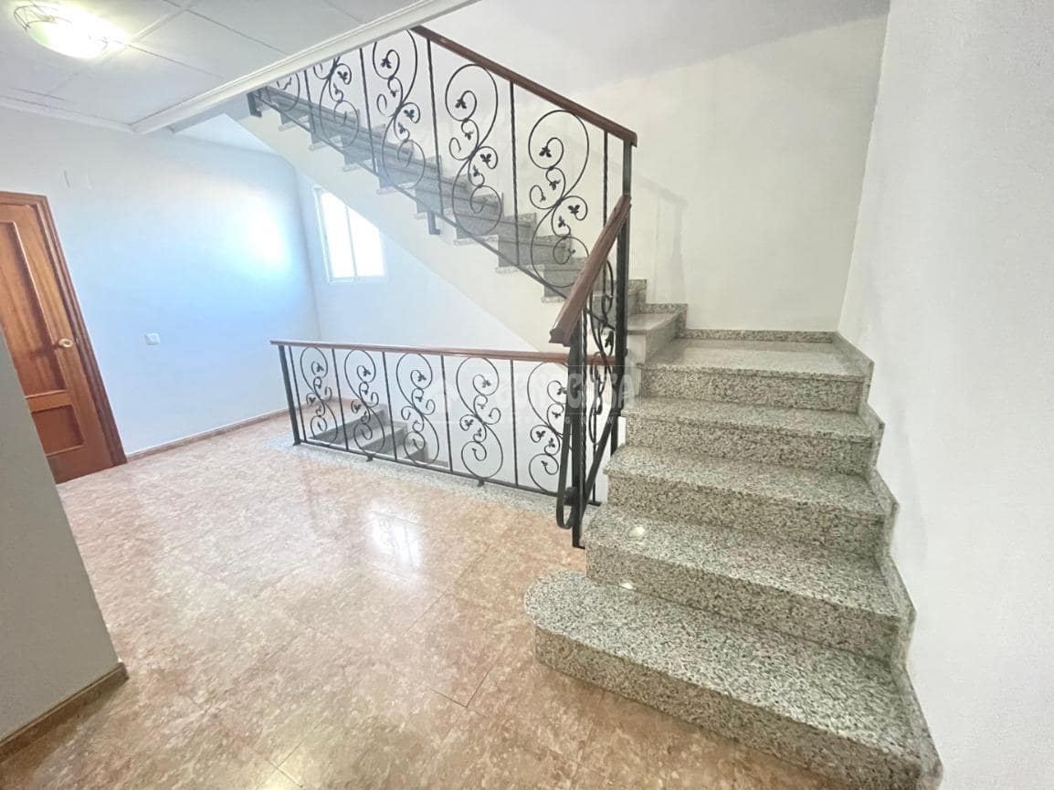 3 bedroom Flat for sale in Martos with garage - € 66,000 (Ref: 9534528)