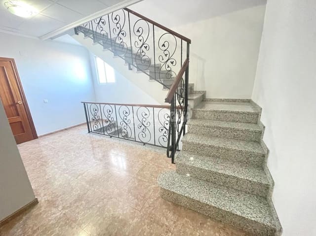 3 soveværelse Lejlighed til salg i Martos med garage - € 59.900 (Ref: 9534528)