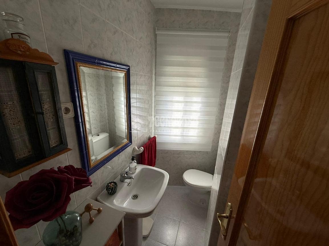 3 bedroom Flat for sale in Martos - € 99,900 (Ref: 9534580)