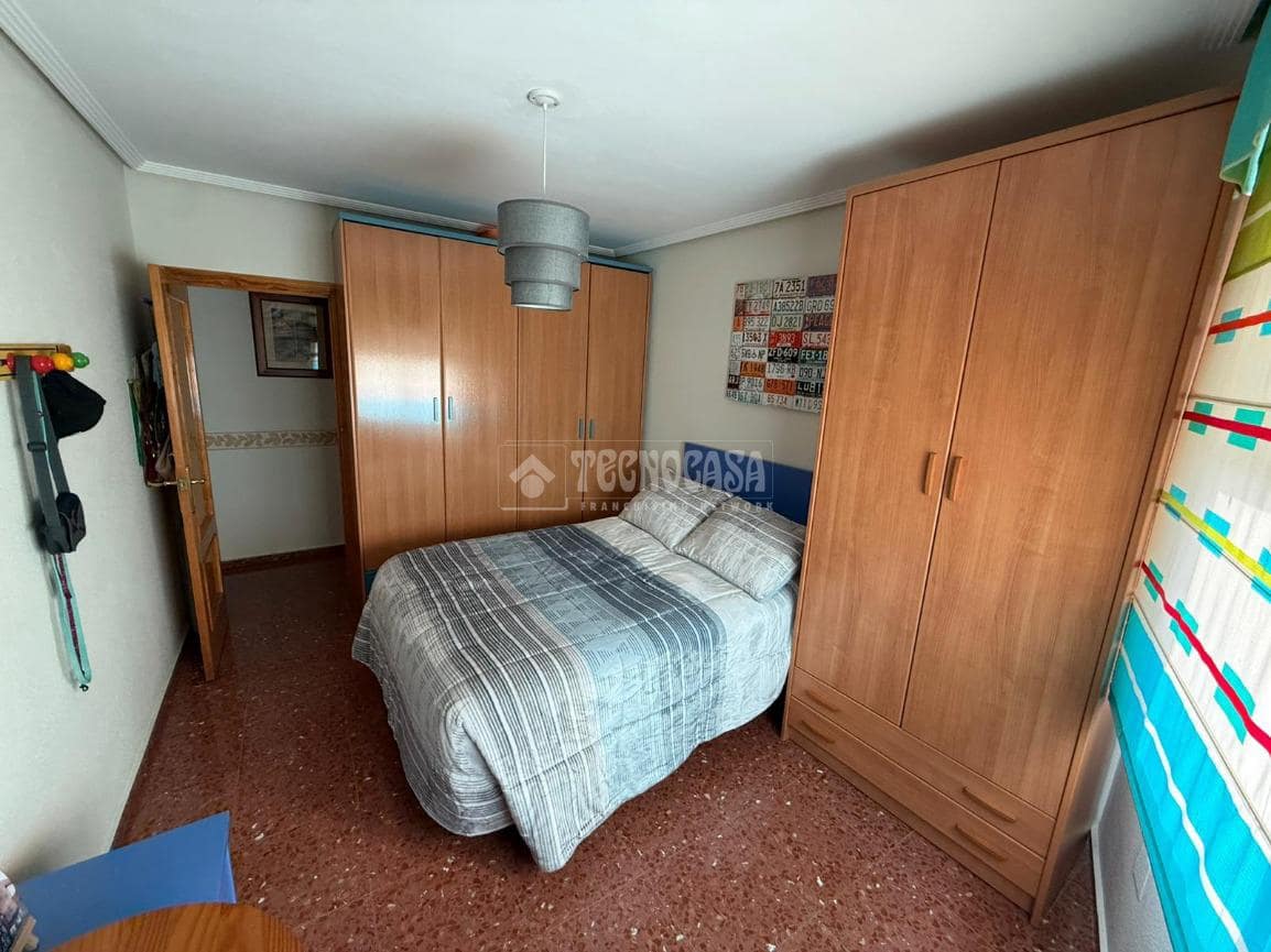 3 bedroom Flat for sale in Martos - € 99,900 (Ref: 9534580)