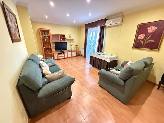 Piso de 3 habitaciones en Martos en venta - 199.900 € (Ref: 9535230)