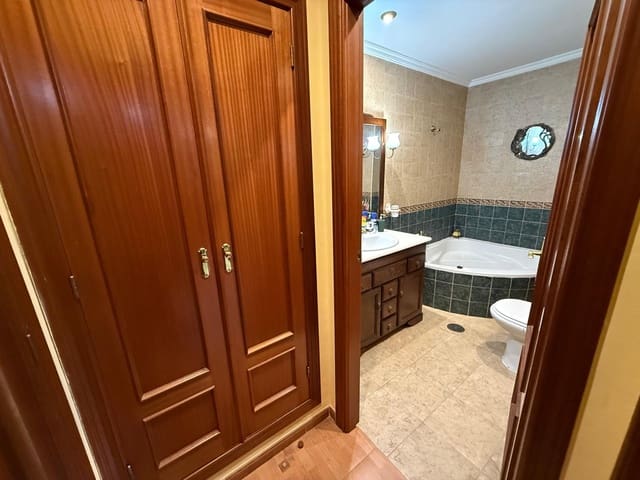 Piso de 3 habitaciones en Martos en venta - 199.900 € (Ref: 9535230)