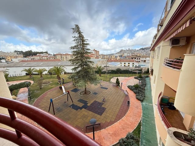 Piso de 3 habitaciones en Martos en venta - 199.900 € (Ref: 9535230)