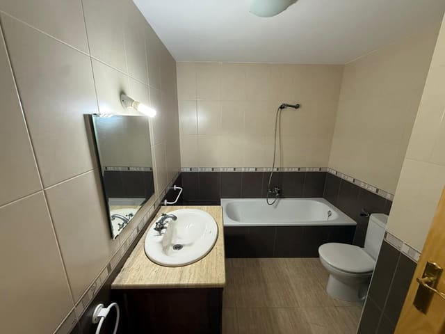 3 soveværelse Lejlighed til salg i Fuensanta de Martos - € 109.900 (Ref: 9539717)