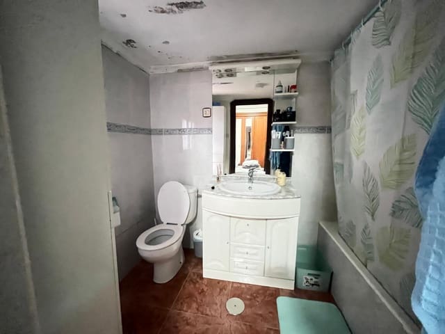 2 makuuhuone Omakotitalo myytävänä paikassa Martos - 65 000 € (Ref: 9632765)