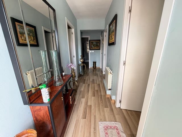 Casa de 3 habitaciones en Monte Lope Alvarez, Martos en venta - 79.900 € (Ref: 9769940)