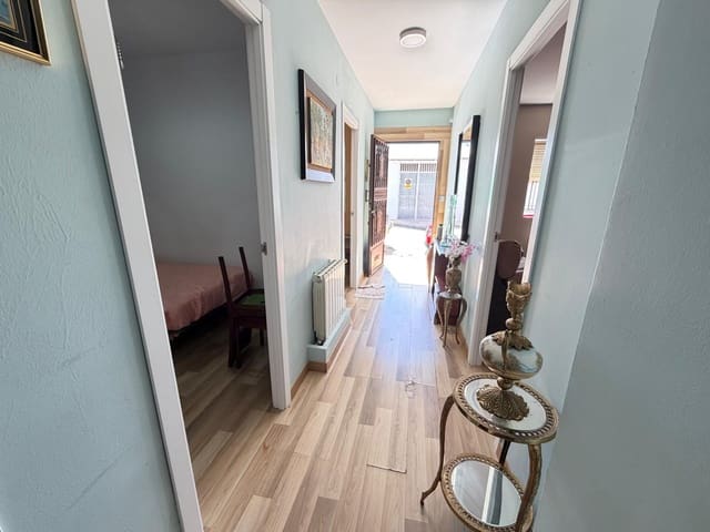 Casa de 3 habitaciones en Monte Lope Alvarez, Martos en venta - 79.900 € (Ref: 9769940)