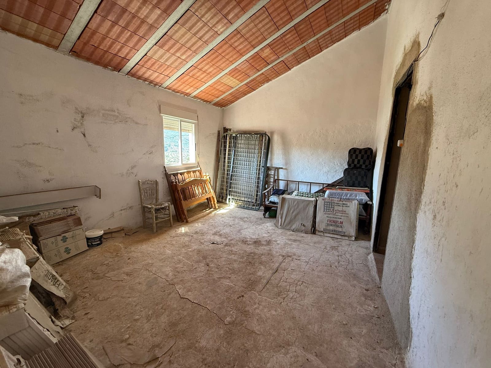 4 bedroom Townhouse for sale in Martos - € 22,900 (Ref: 9772446)