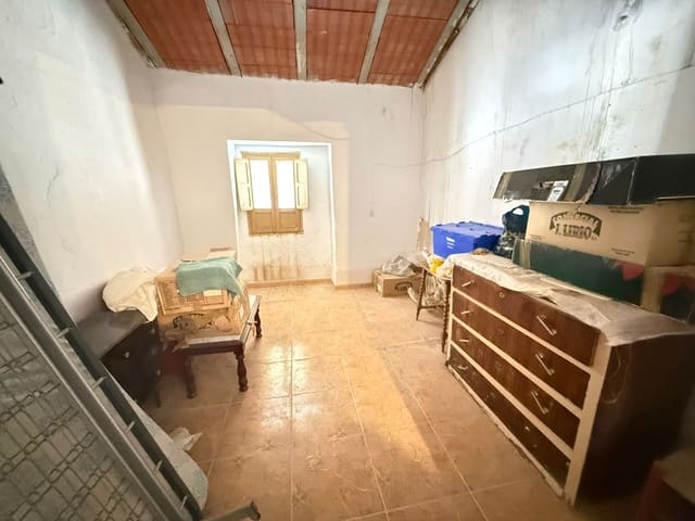 Casa de 4 habitaciones en Martos en venta - 22.900 € (Ref: 9772446)